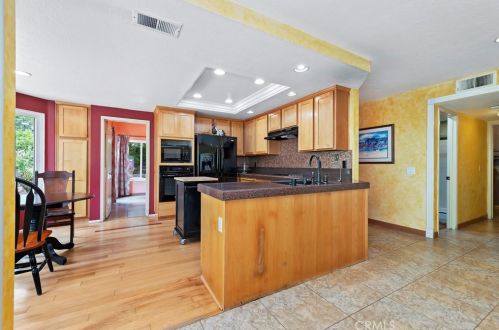 5807 Greens Dr, Riverside CA  92509-7327 exterior