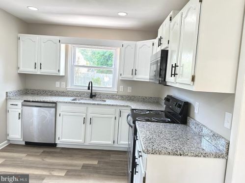 725 Ivy Dr, Seaford DE  19973-1340 exterior