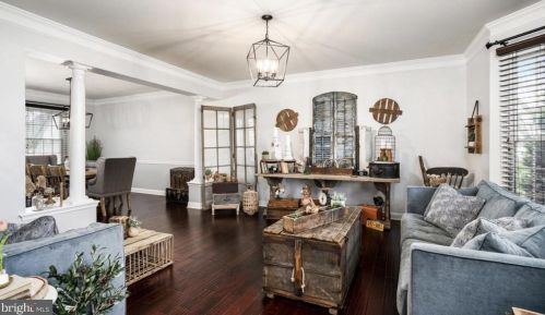 17 Fieldcrest Dr, Columbus NJ  08022-1959 exterior