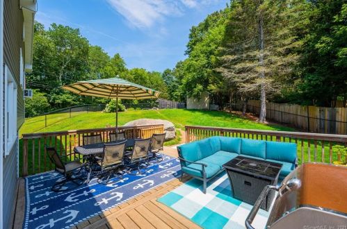 4 Riverview Rd, Uncasville CT  06382-1914 exterior