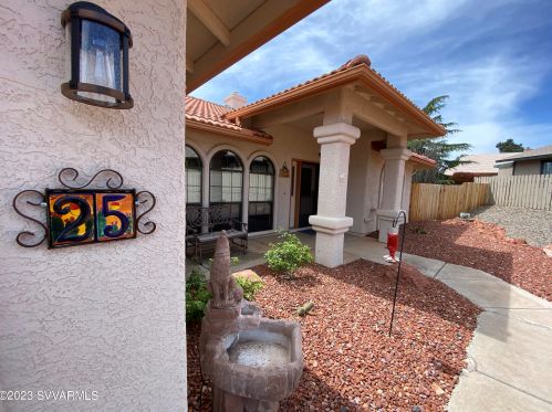 25 Manzanita Rd, Sedona AZ  86351-8855 exterior