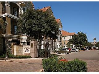 800 38th St, Austin TX  78705-1190 exterior