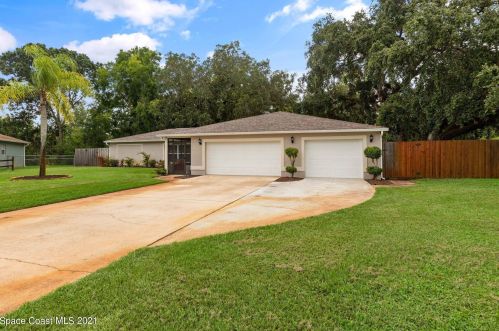 2412 Devonswood Rd, Titusville, FL 32780-4516