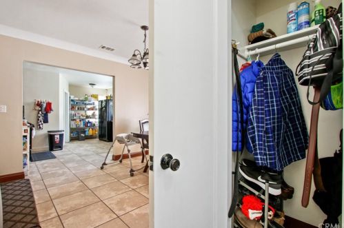 10332 Hunt Ave, South Gate CA  90280-6804 exterior