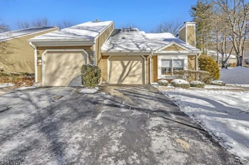 18 Exeter Rd, Bedminster NJ  07921-1607 exterior