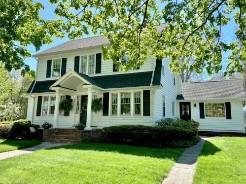 66 Park Edge Ave, Springfield, MA 01108-2650