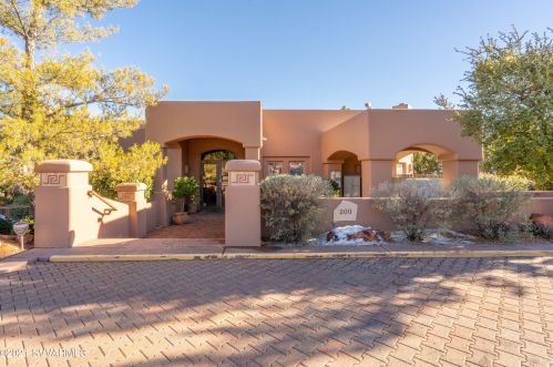 70 Calle Irena, Sedona AZ 86336-4769 exterior