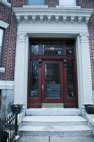 19 Alton Pl, Brookline, MA 02446-6423