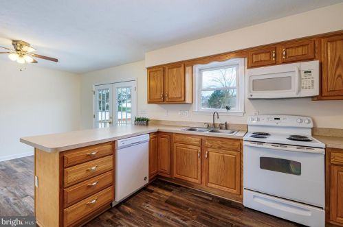 443 Summit Ave, Woodstock, VA 22664-1267