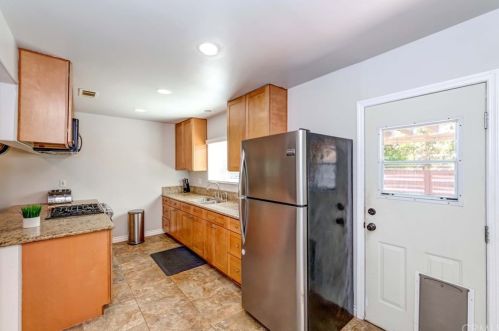 4255 Petaluma Ave, Lakewood CA  90713-3322 exterior