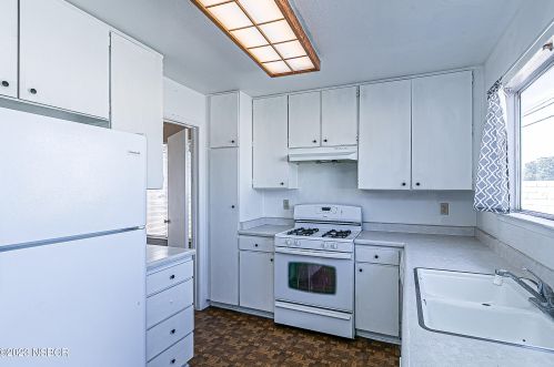 1061 Wildwood Rd, Santa Maria CA  93454-2442 exterior