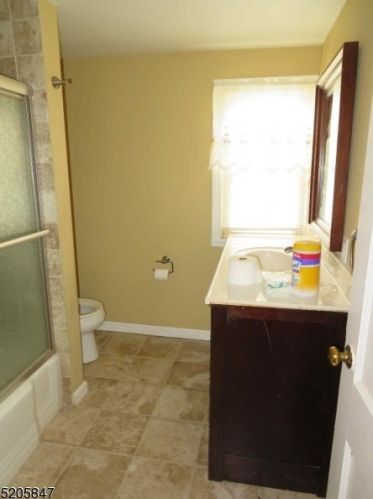 152 Pequannock St, Dover NJ 07801-3594 exterior