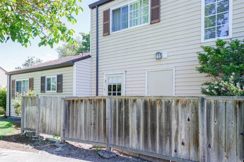 1614 Yardley St, Santa Rosa CA  95403-2393 exterior