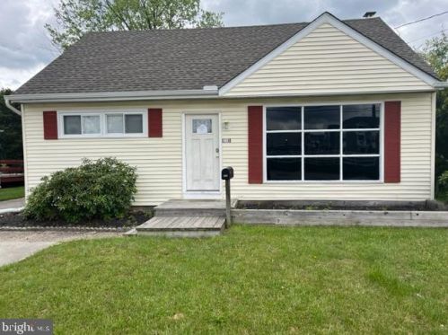 210 Tansboro Rd, Berlin Boro, NJ 08009-1906