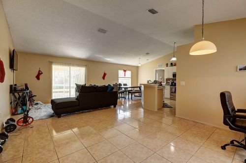421 Oleander Ave, Fort Pierce FL  34952-1343 exterior