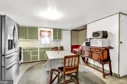 3243 Galen Hall Rd, Swartzville PA  17569-9580 exterior