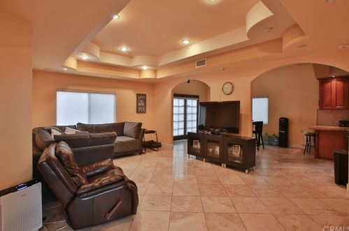 8816 Elston Ave, Downey CA  90240-2225 exterior