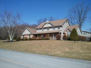2227 Barney Ln, Effort, PA 18330-8110