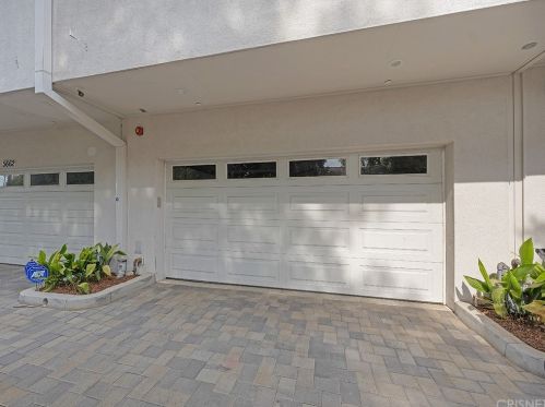 5664 Hazeltine Ave, Van Nuys CA  91423-2832 exterior