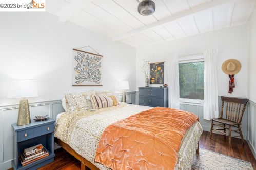 1058 56th St, Oakland CA 94608-2745 exterior