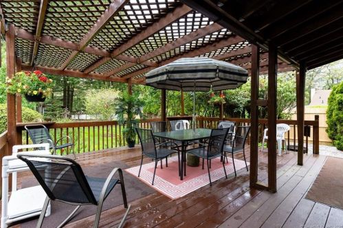 63 Red Oak Hill Rd, Farmington CT  06032-2201 exterior