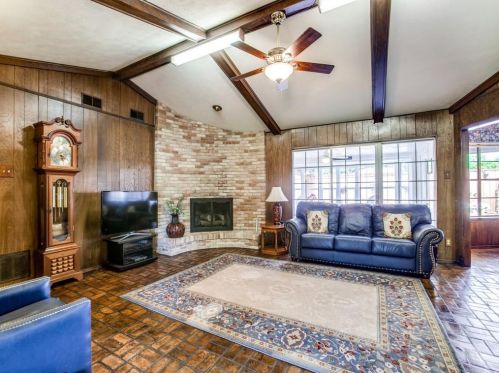 7268 Fernmeadow Dr, Dallas TX  75248-5605 exterior