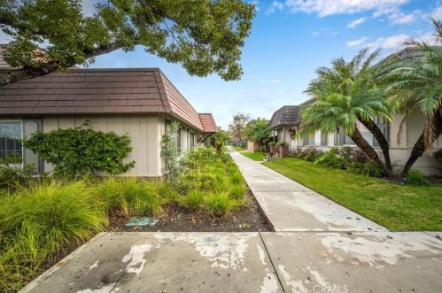 10126 Bloomfield Ave, Cypress, CA 90630-4105
