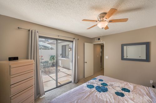 4 Tortosa Dr, Rancho Mirage CA  92270-4751 exterior