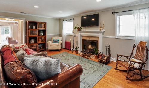 17 Grant Pl, Tinton Falls NJ  07701-2117 exterior