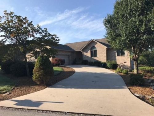 61 Flamingo Dr, Crossville, TN 38555-5741