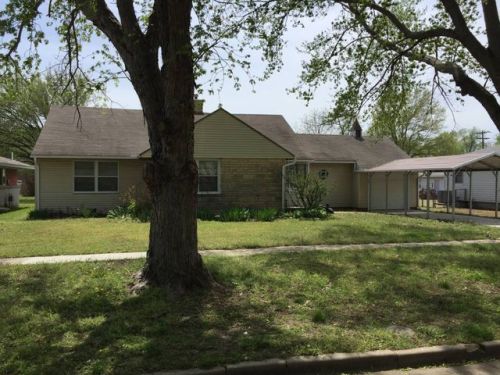 721 9th St, Newkirk, OK 74647-3012