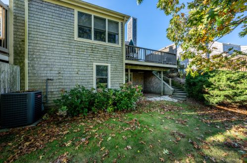 25 Blueberry Path, Yarmouth MA 02675-1475 exterior