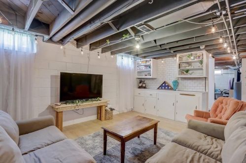 3309 85, Milwaukee WI 53227-4615 exterior