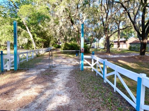 9618 110th Street Rd, Belleview, FL 34420-3658
