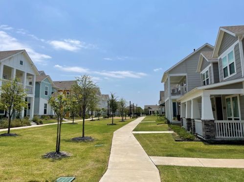 3509 Ebenezer Mews, Dallas TX  75236-3013 exterior