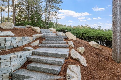 51 Keewaydin Dr, Alton NH  03810-4044 exterior