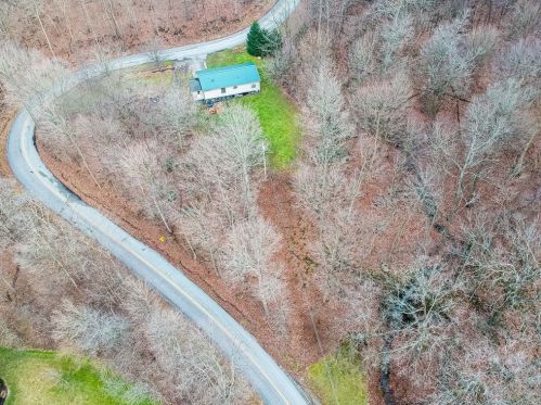 1335 Fletcher Hill Rd, Wampum, PA 16157-6827