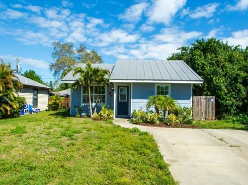 470 13th Pl, Vero Beach, FL 32962-6480