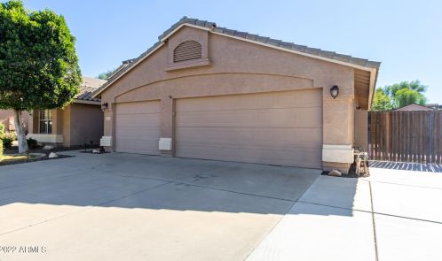 1455 Toledo St, Gilbert, AZ 85295-5510