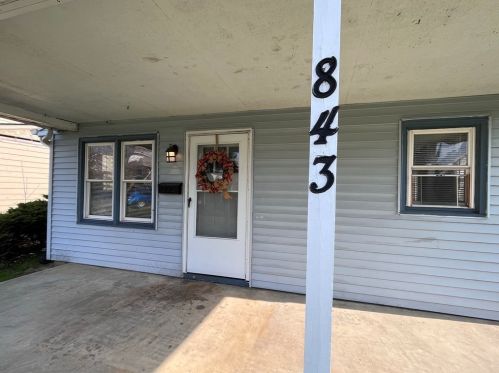 843 Stambaugh Ave, Hermitage, PA 16146-4143