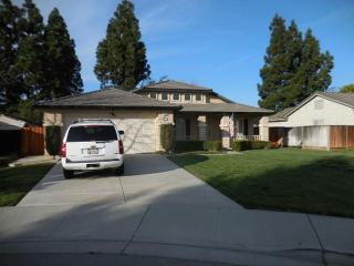 610 Del Monte Dr, Hollister CA  95023-7212 exterior