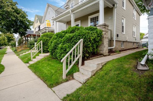 1000 74th St, Milwaukee WI 53214-3005 exterior