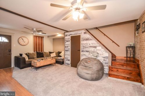 337 Race St, Catasauqua, PA 18032-1916