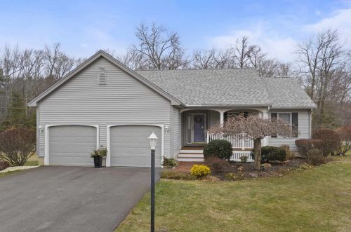 78 Marshview Cir, Seabrook NH 03874-4686 exterior