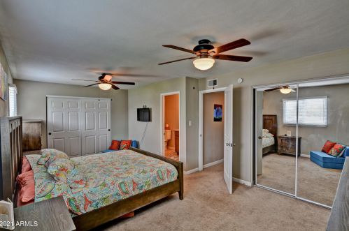 4537 17 Ave, Phoenix AZ 85086-6309 exterior