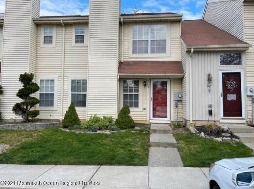 34 Alameda Ct, Tinton Falls, NJ 07724-2533