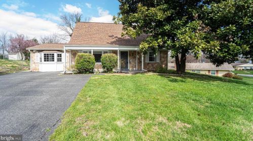 2504 Kevin Ln, Bowie, MD 20715-2846