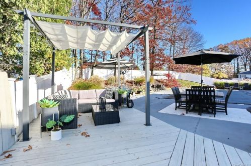 2 Dawson Rd, Thiells NY  10984-1508 exterior