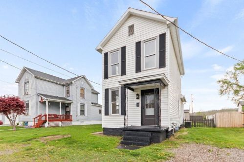 2132 Hoge Ave, Zanesville, OH 43701-2130