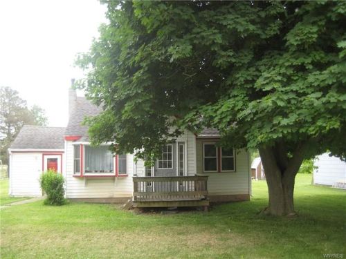 6276 Main Rd, Stafford, NY 14143-9550
